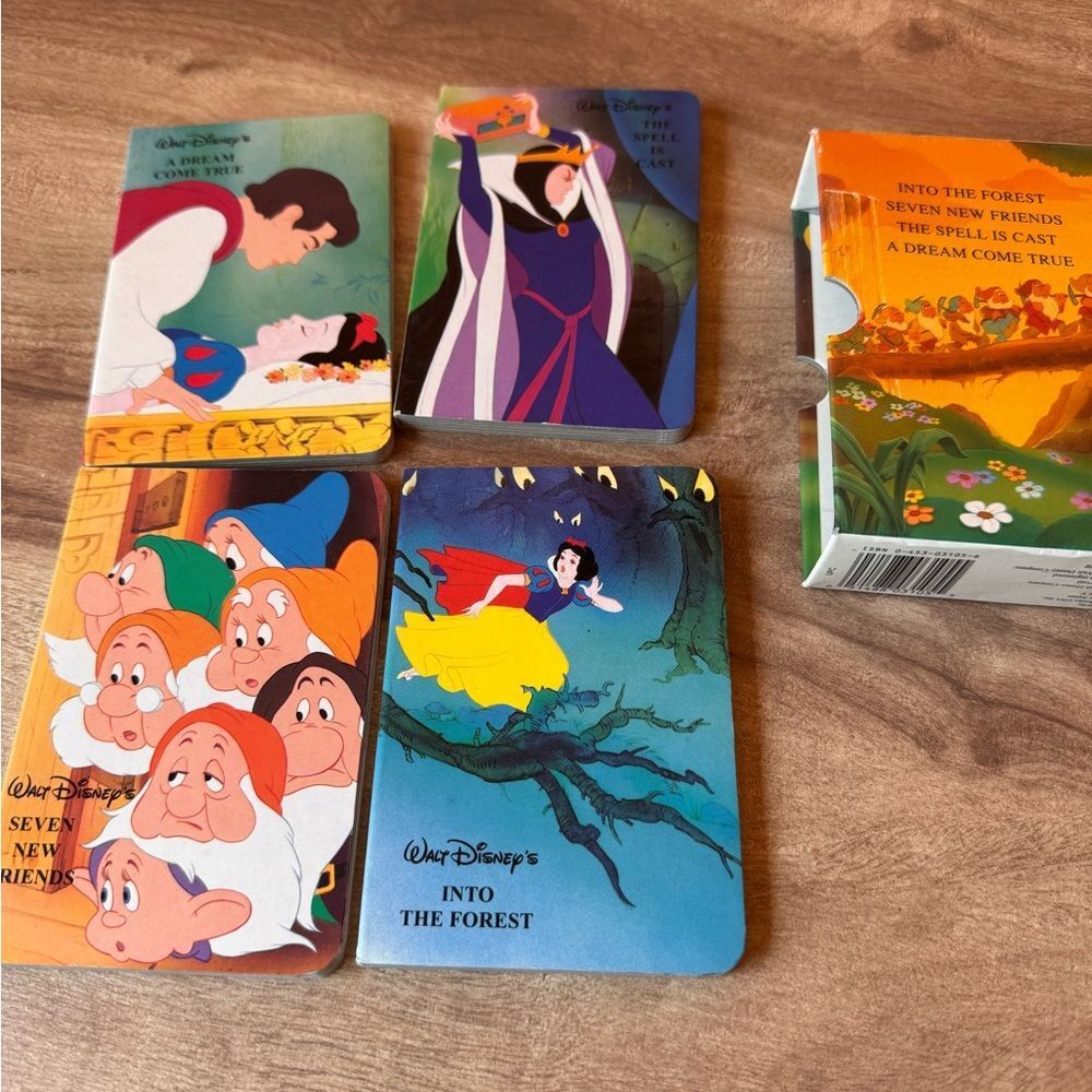 Snow White and the Seven Dwarfs Little Library Board Books Vintage 1993 - Picture 6 of 7